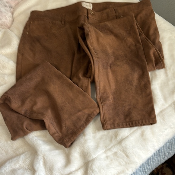Chico’s Vegan leather in brown - Picture 2 of 5